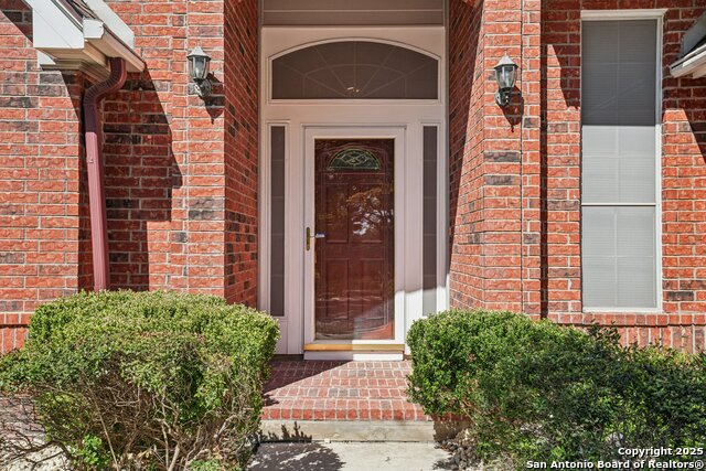 Listing photo id 0 for 9403 Oakwood