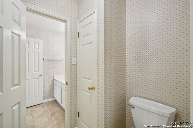 Listing photo id 18 for 9403 Oakwood