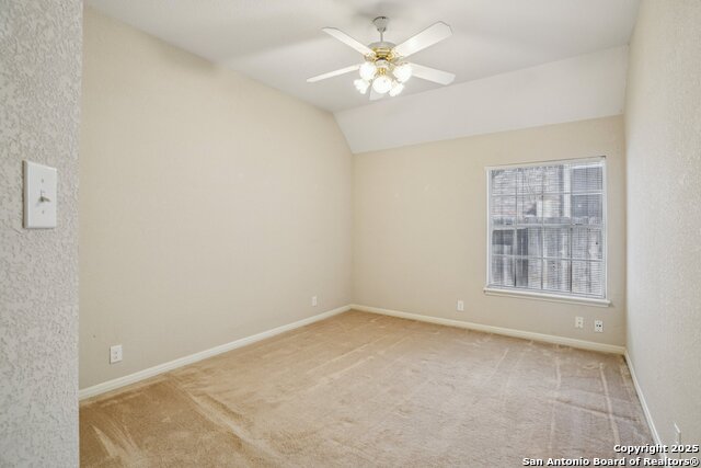 Listing photo id 19 for 9403 Oakwood