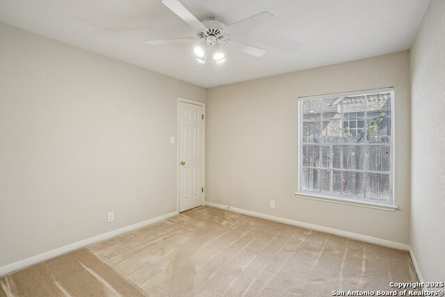 Listing photo id 22 for 9403 Oakwood