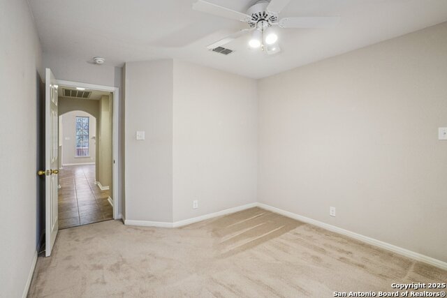 Listing photo id 23 for 9403 Oakwood