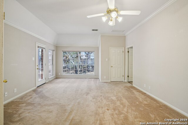 Listing photo id 24 for 9403 Oakwood