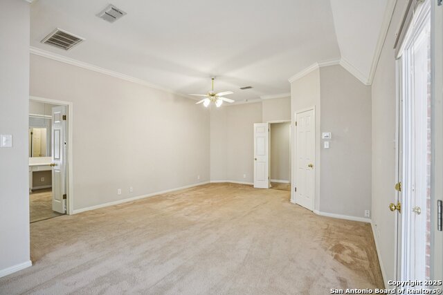 Listing photo id 26 for 9403 Oakwood