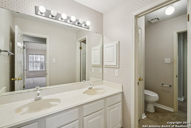 Listing photo id 31 for 9403 Oakwood