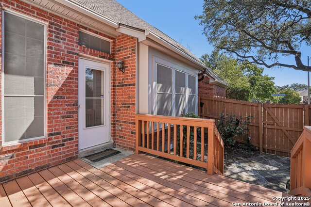 Listing photo id 38 for 9403 Oakwood