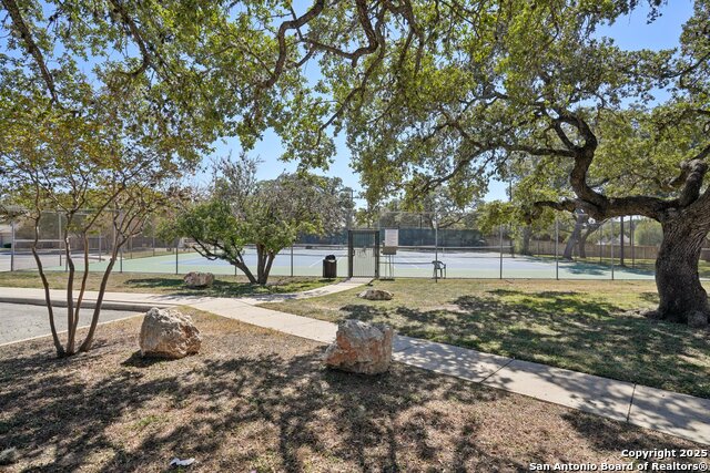 Listing photo id 43 for 9403 Oakwood