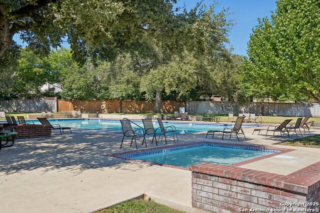 Listing photo id 46 for 9403 Oakwood