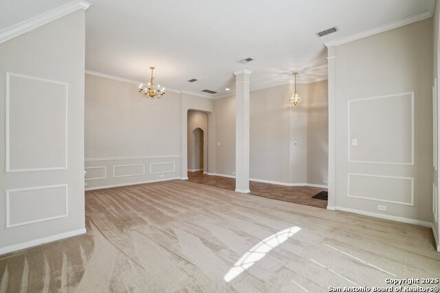 Listing photo id 3 for 9403 Oakwood