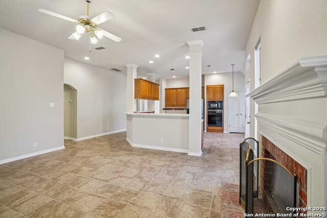 Listing photo id 6 for 9403 Oakwood