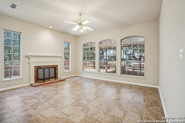 Listing photo id 7 for 9403 Oakwood