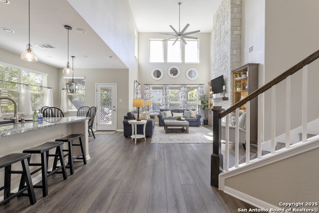 Image 6 of 58 For 13130 Waterlily Way