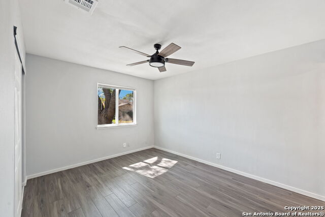 Image 11 of 22 For 6915 Oldham  