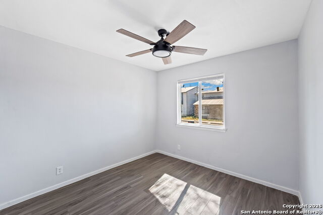 Image 12 of 22 For 6915 Oldham  