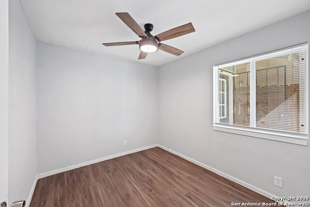 Image 13 of 22 For 6915 Oldham  