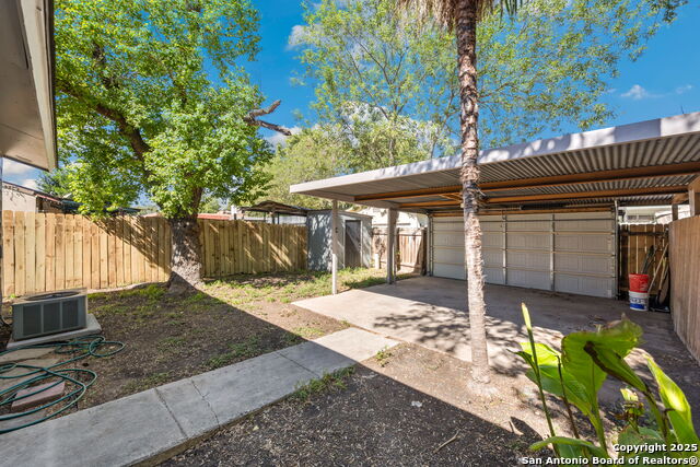 Image 15 of 22 For 6915 Oldham  