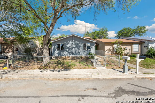 Image 2 of 22 For 6915 Oldham  