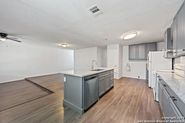 Image 6 of 22 For 6915 Oldham  