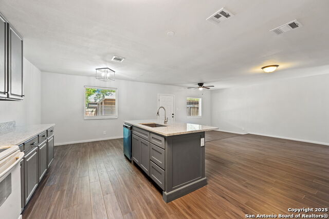 Image 7 of 22 For 6915 Oldham  