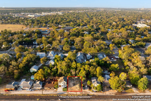 Image 2 of 14 For 404 Hill Ave. S