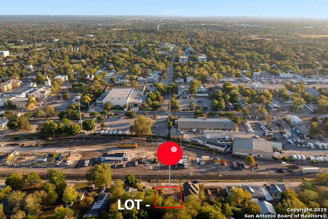 Image 3 of 14 For 404 Hill Ave. S