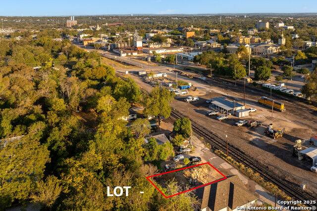 Image 5 of 14 For 404 Hill Ave. S