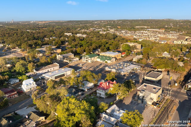 Image 7 of 14 For 404 Hill Ave. S