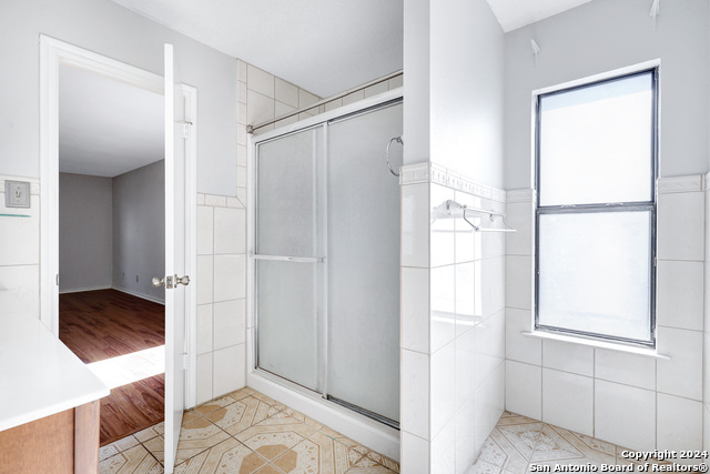 Listing photo id 16 for 8047 Cantura Mills