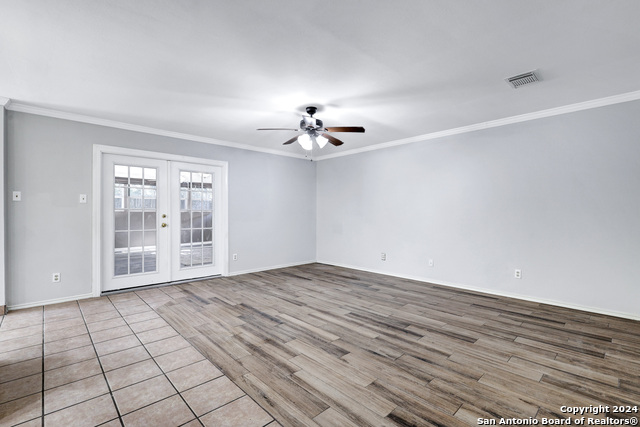 Listing photo id 2 for 8047 Cantura Mills