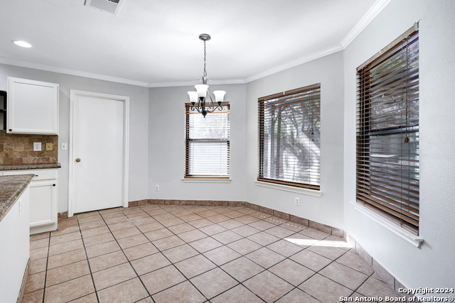 Listing photo id 5 for 8047 Cantura Mills