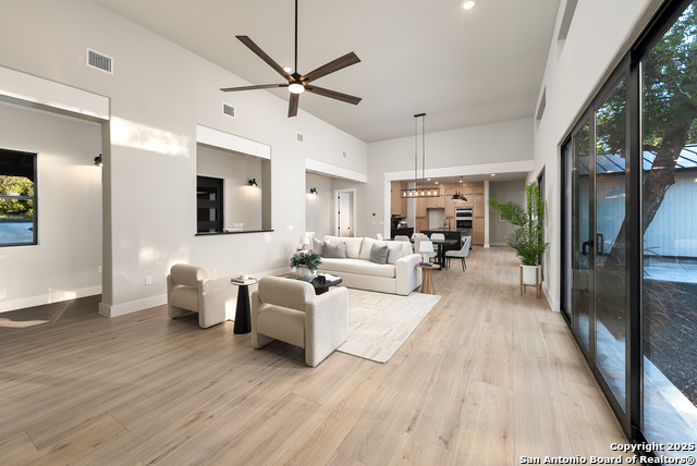 Image 10 of 34 For 725 Heavenly Sky