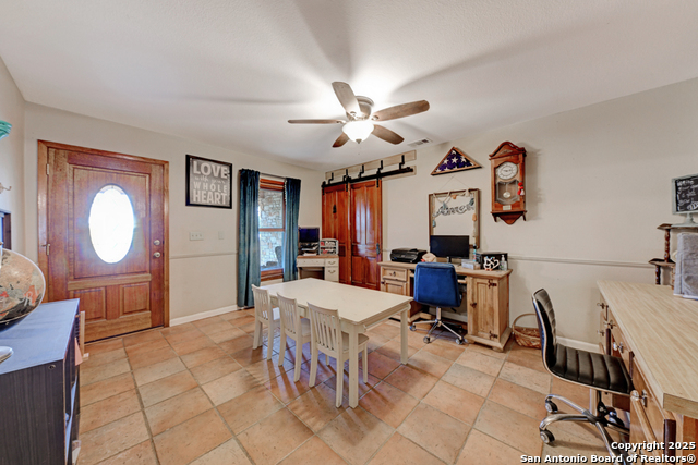 Listing photo id 8 for 3136 Bolton  