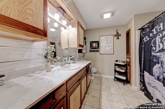 Listing photo id 14 for 3136 Bolton  