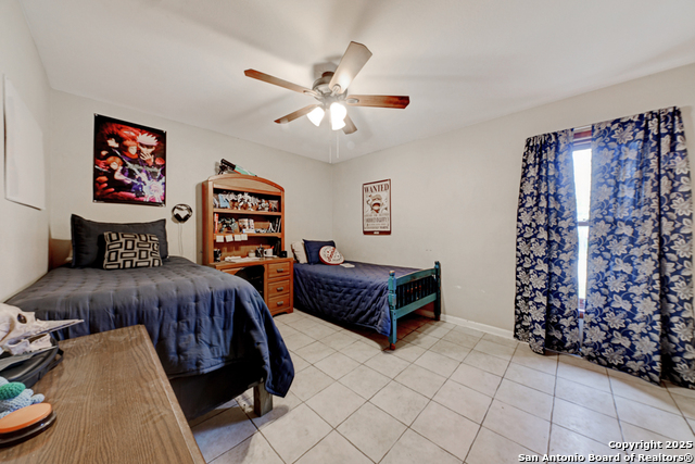 Listing photo id 15 for 3136 Bolton  