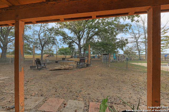 Listing photo id 18 for 3136 Bolton  