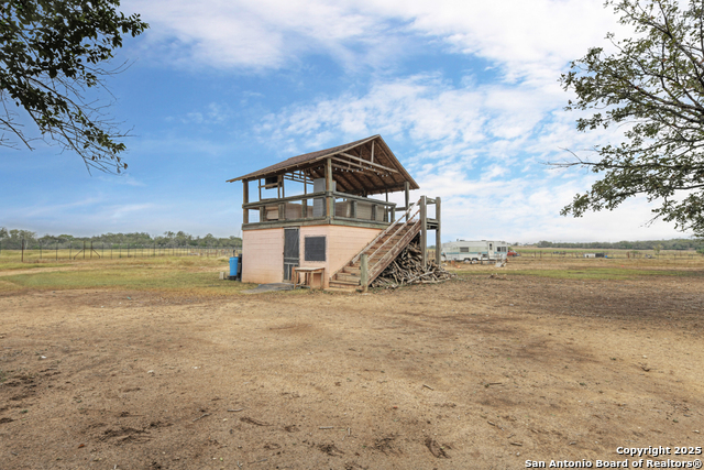 Listing photo id 34 for 3136 Bolton  