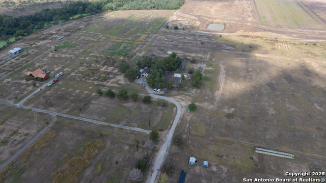 Listing photo id 36 for 3136 Bolton  