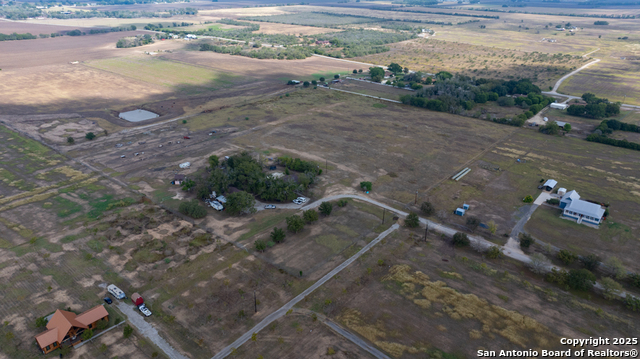 Listing photo id 38 for 3136 Bolton  