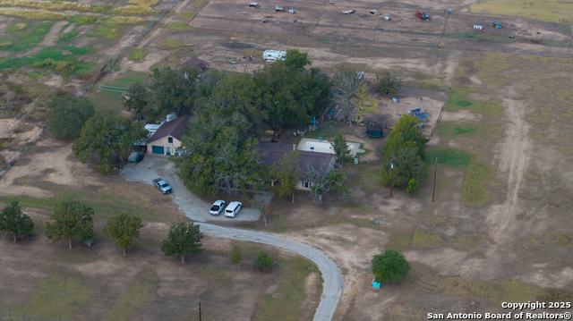 Listing photo id 39 for 3136 Bolton  