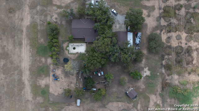 Listing photo id 42 for 3136 Bolton  