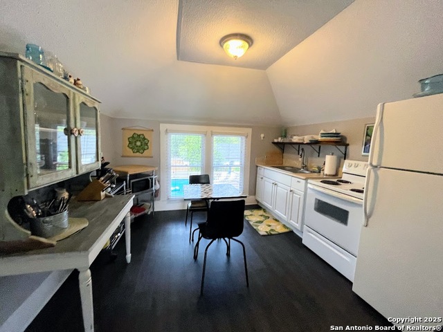 Image 24 of 44 For 519 Monumental