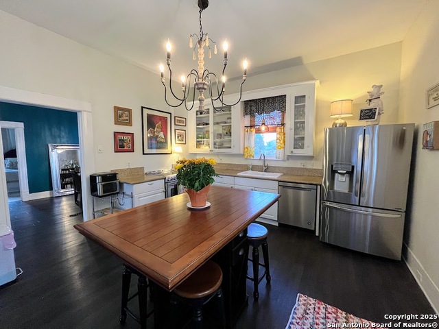 Image 15 of 53 For 519 Monumental