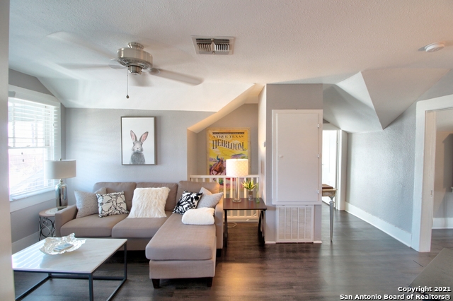 Image 28 of 53 For 519 Monumental