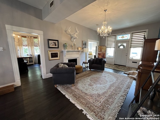 Image 3 of 53 For 519 Monumental