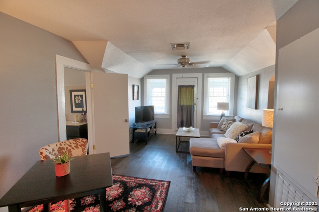 Image 30 of 53 For 519 Monumental