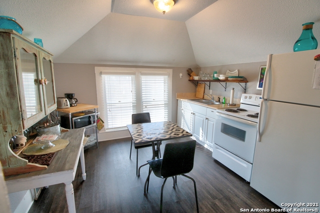 Image 31 of 53 For 519 Monumental