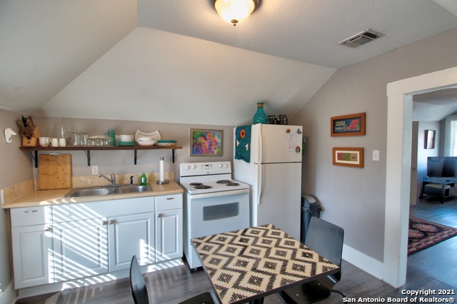 Image 33 of 53 For 519 Monumental