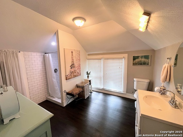 Image 37 of 53 For 519 Monumental