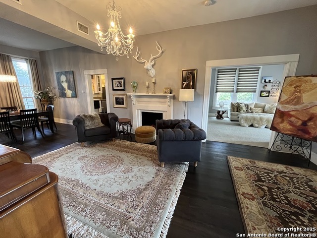 Image 4 of 53 For 519 Monumental