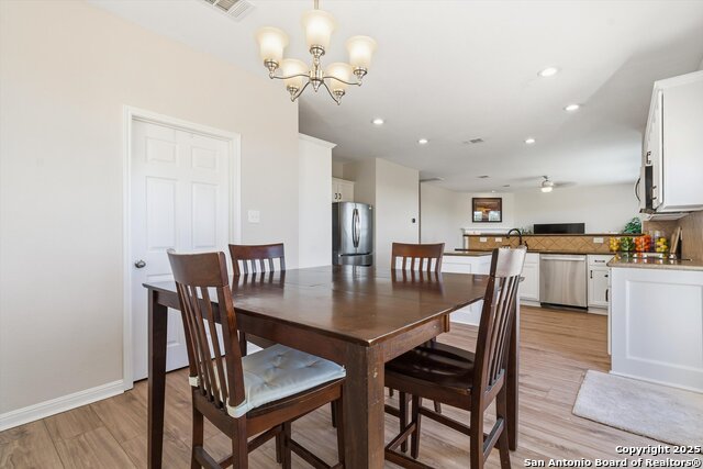 Image 19 of 51 For 23103 Fairway Bridge