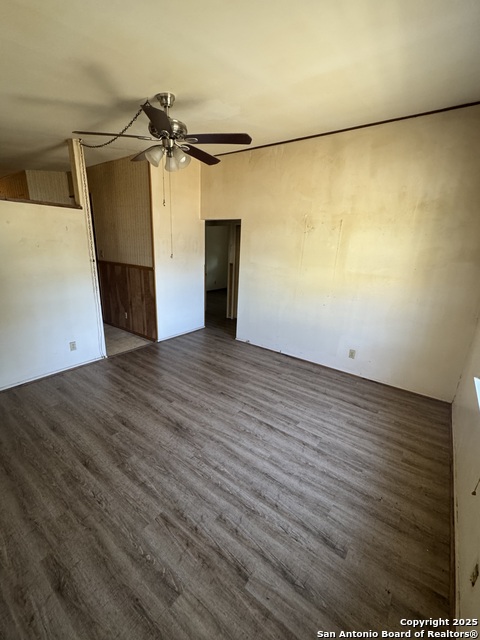 Image 19 of 23 For 5247 Village Glen